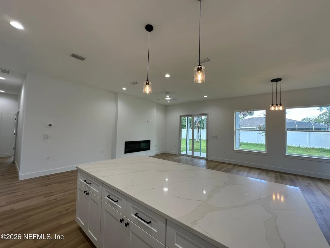 Photo of 57 BARRING Place N