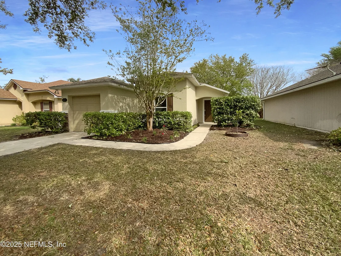 Photo of 823 WYNFIELD Circle