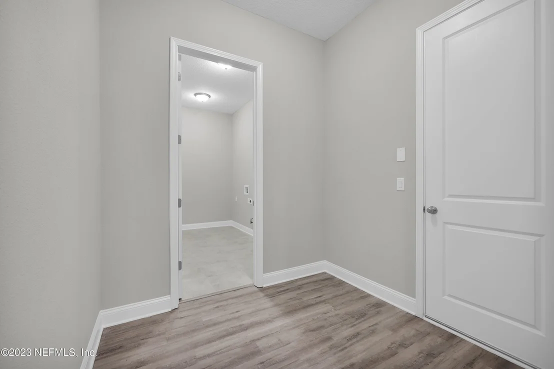 Photo of 162 LOMOND Court