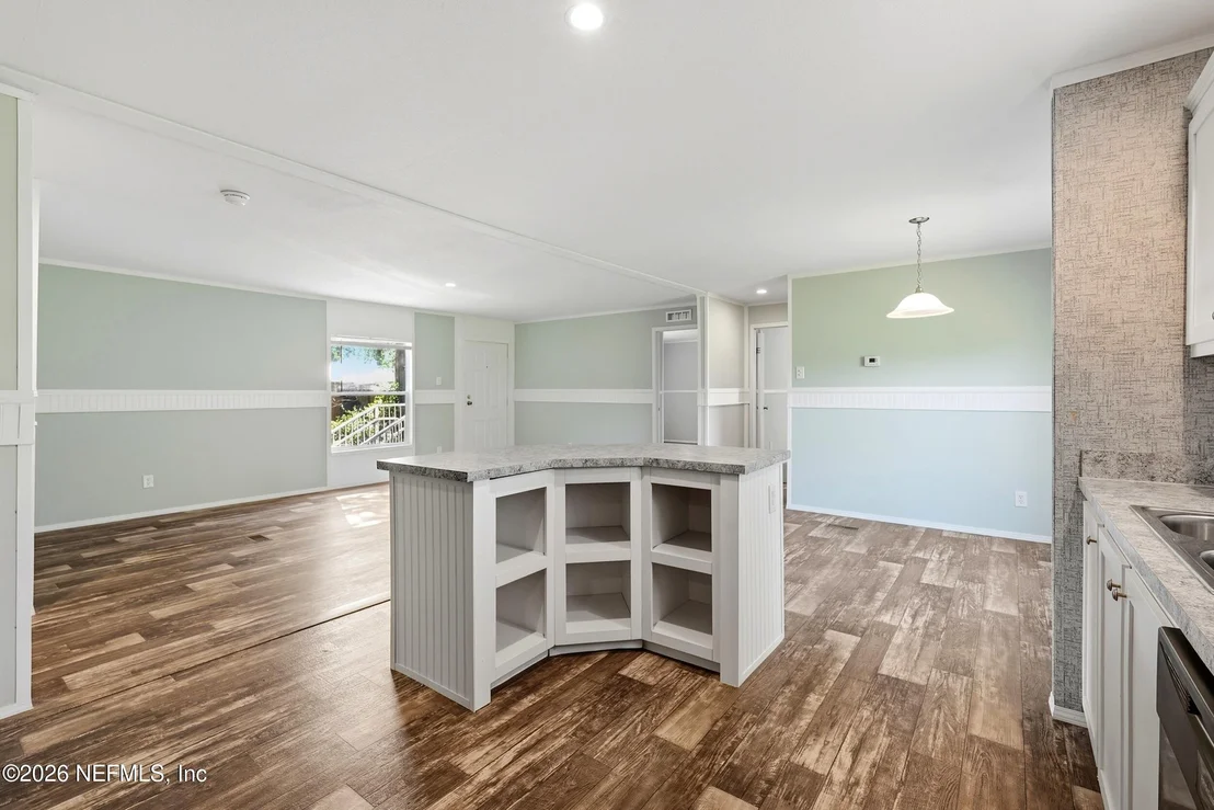Photo of 187 LAKEVIEW Drive