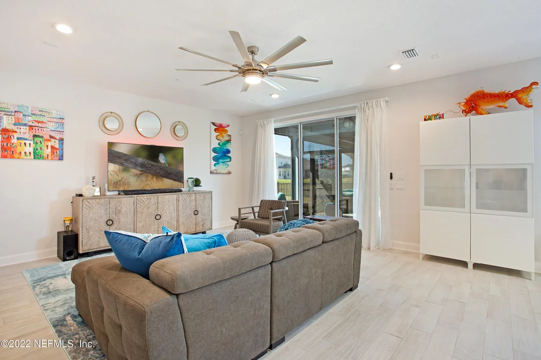 Photo of 814 SILVER PINE Drive