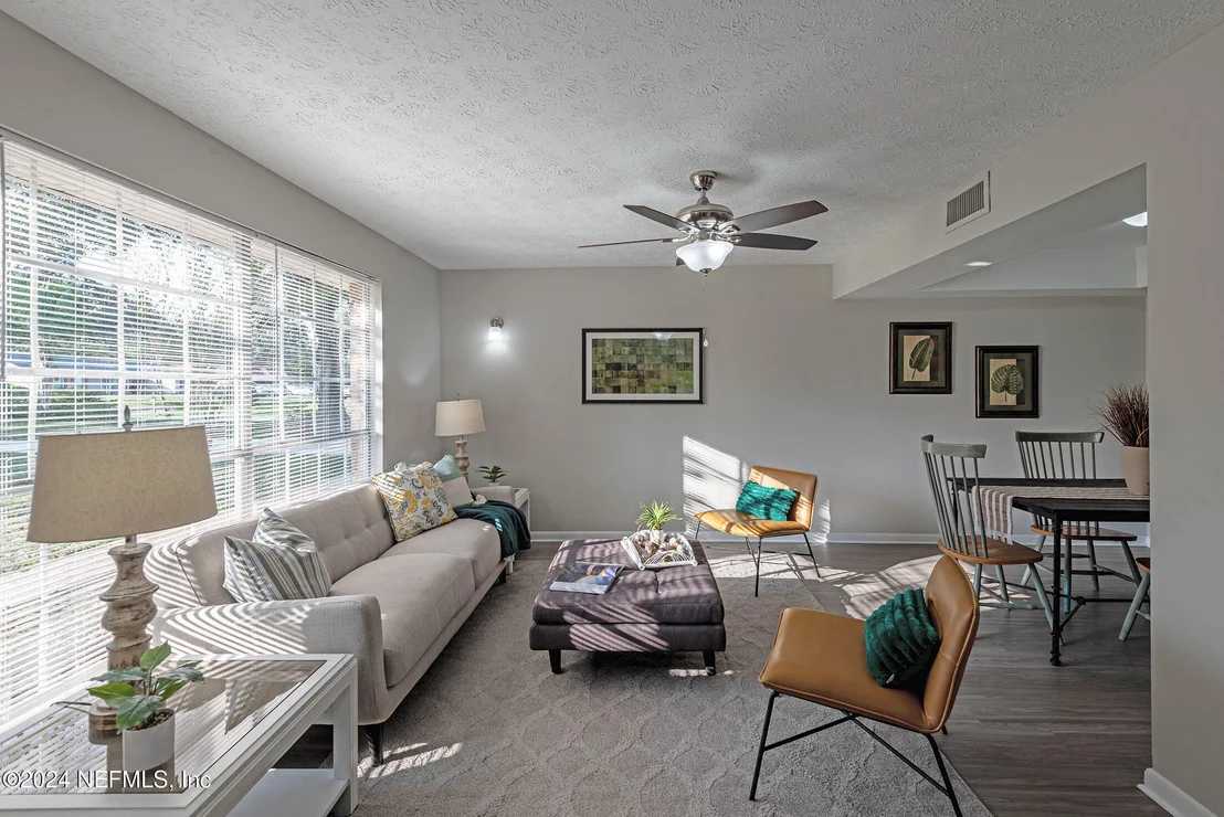 Photo of 7995 SARCEE Trail