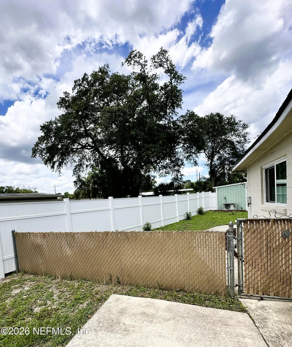 Photo of 11639 MARINA Drive