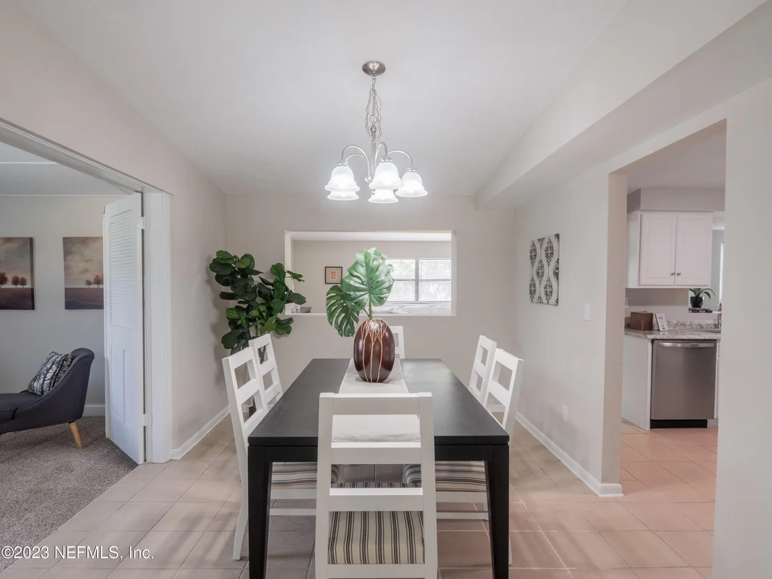 Photo of 8605 MATHONIA Avenue