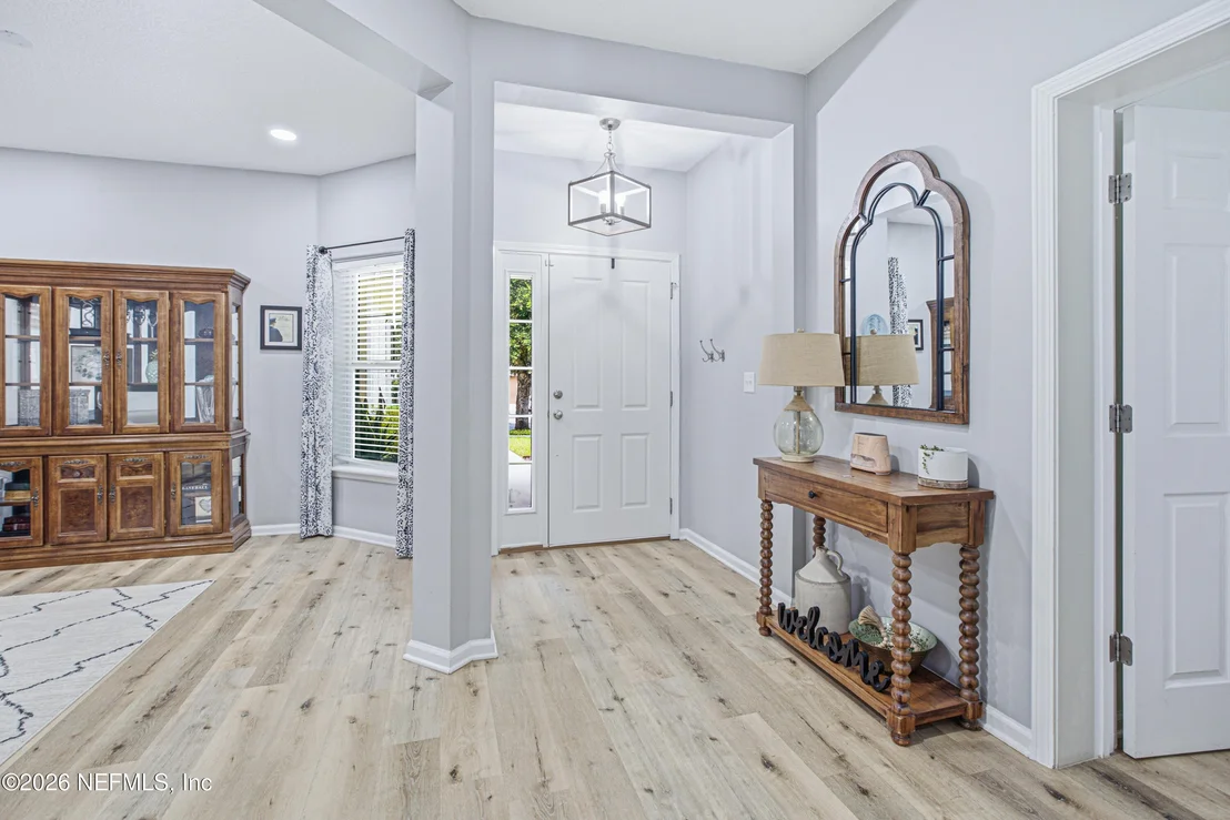 Photo of 95 HOWLAND Drive