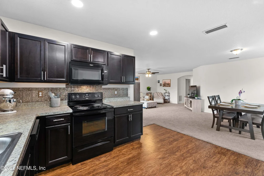 Photo of 6178 DAYLILLY Road