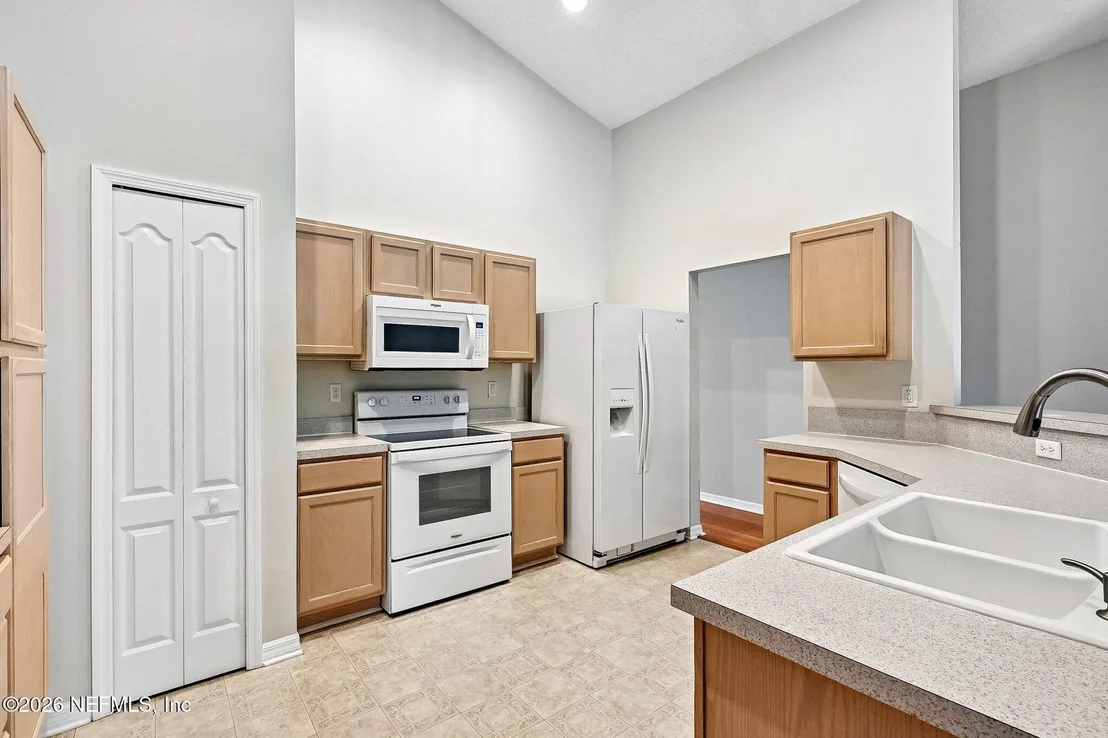 Photo of 912 BUTTERCUP Drive