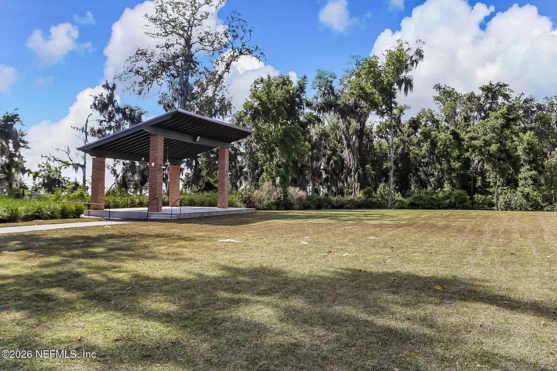 Photo of 225 CLOVERBROOK Road