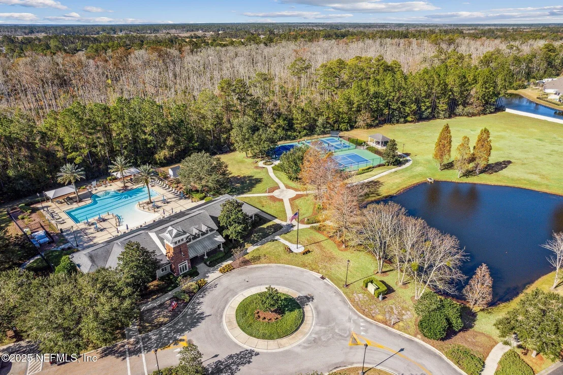 Photo of 85558 FALL RIVER Parkway