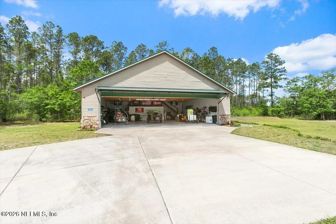 Photo of 11111 APACHE Lane