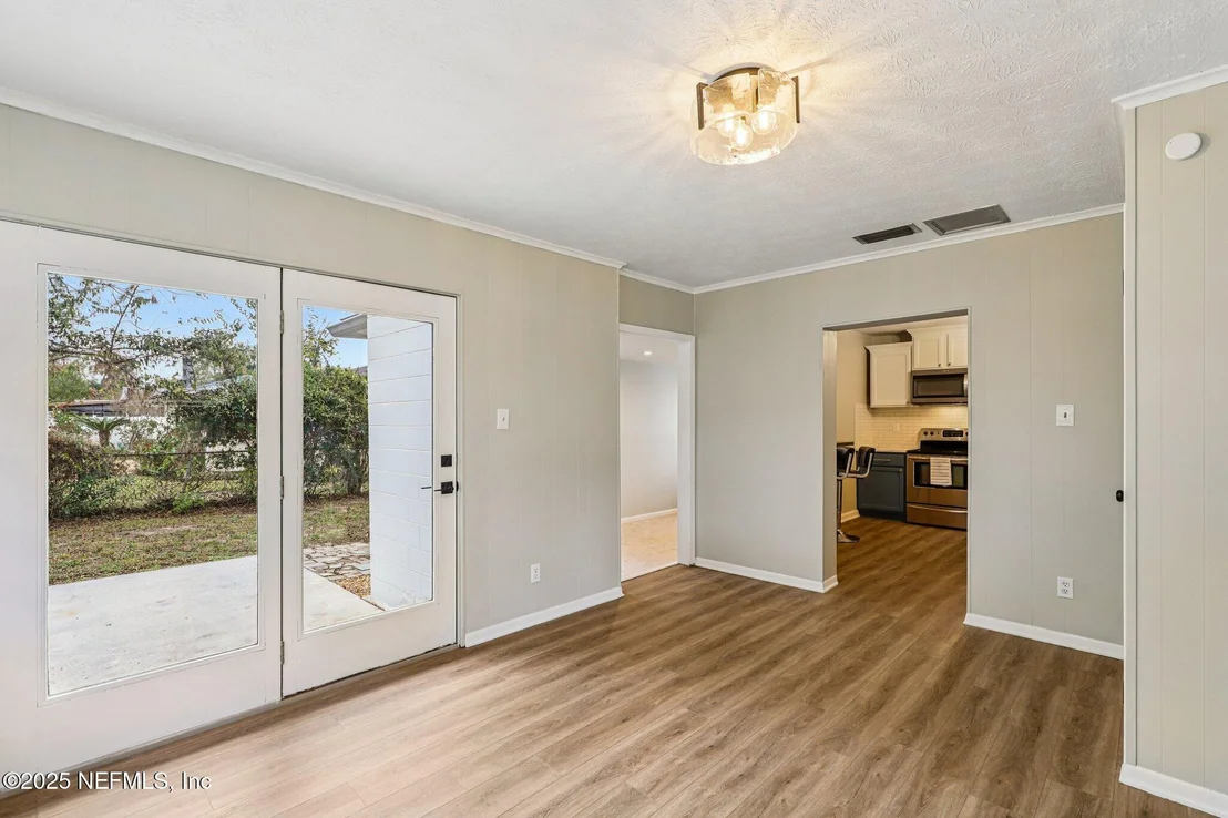 Photo of 5753 CRESTVIEW Road