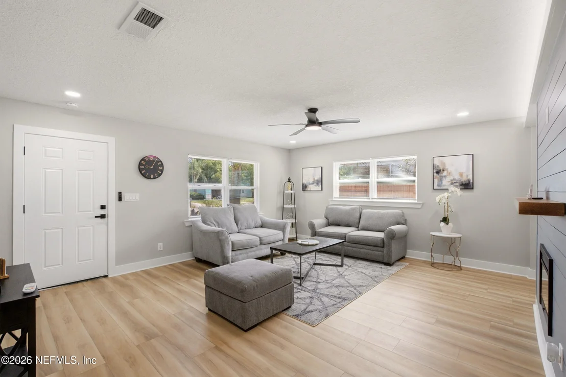 Photo of 5746 TEMPEST Street