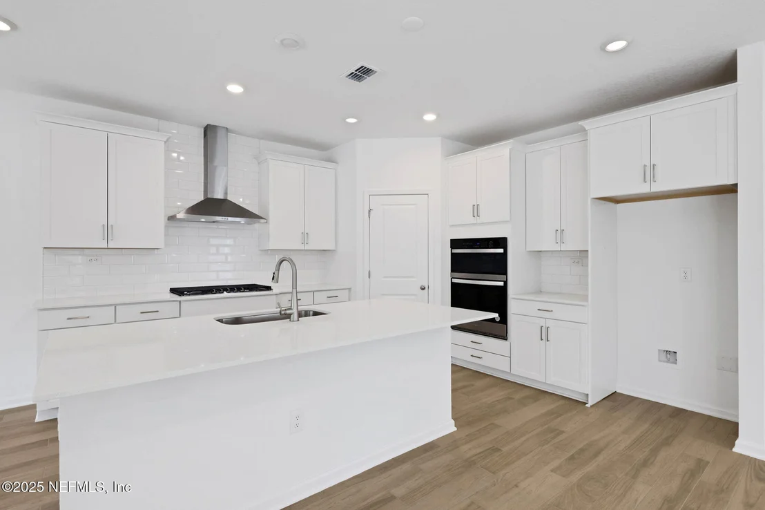 Photo of 486 FARMFIELD Drive