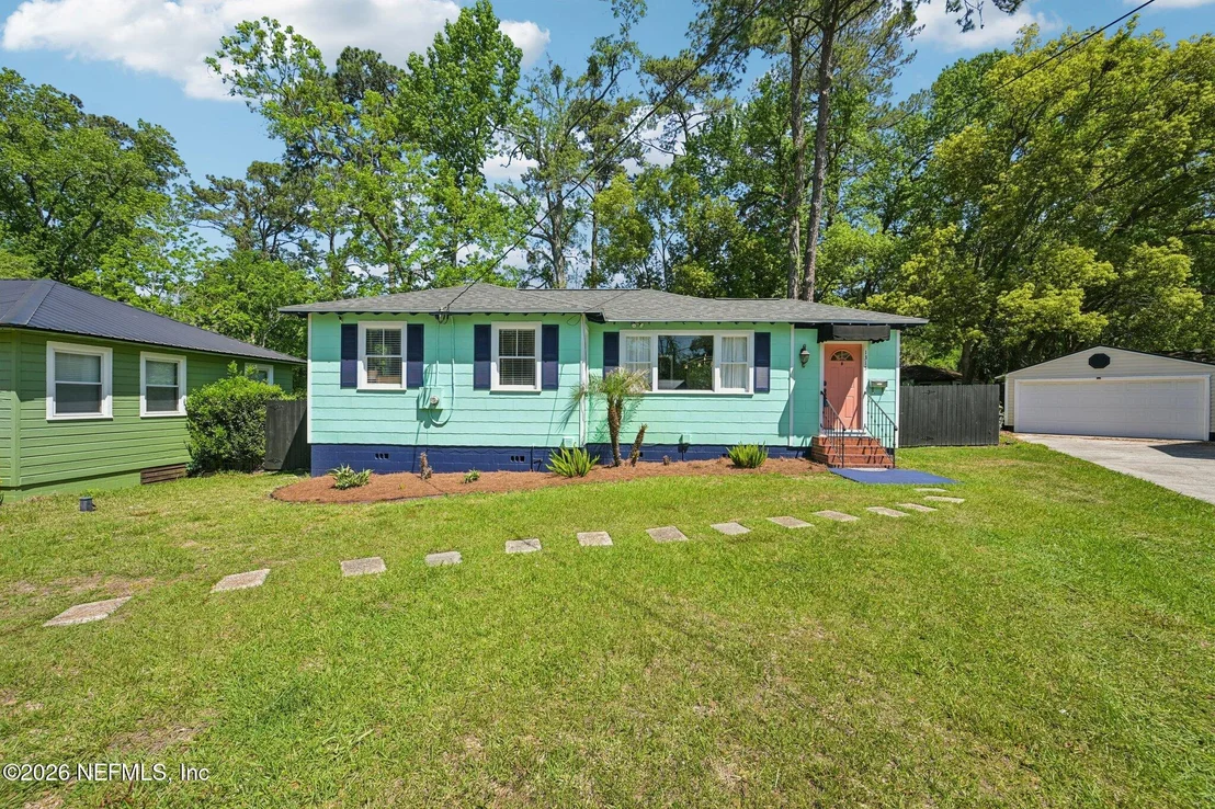Photo of 1315 AZALEA Drive