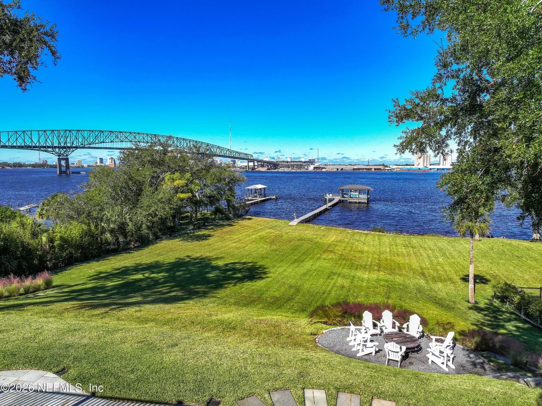 Photo of 4626 RIVER POINT Road W