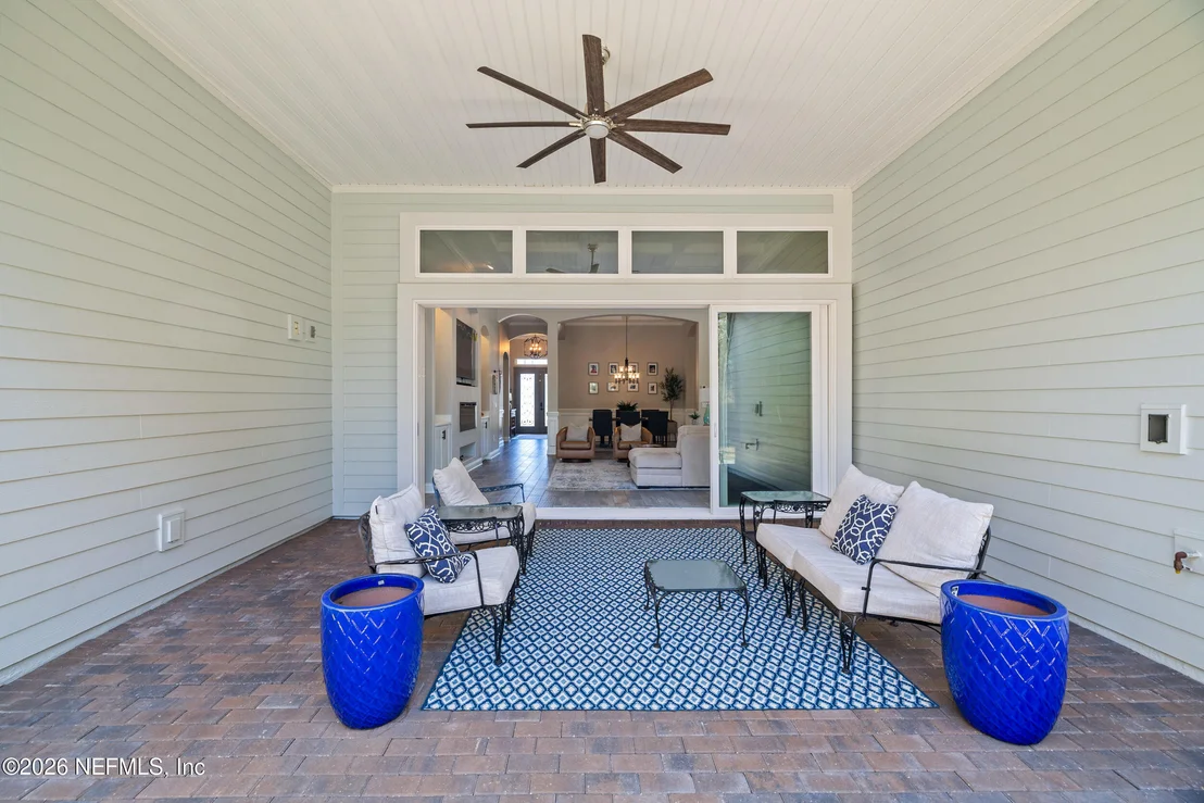 Photo of 447 GLENNEYRE Circle