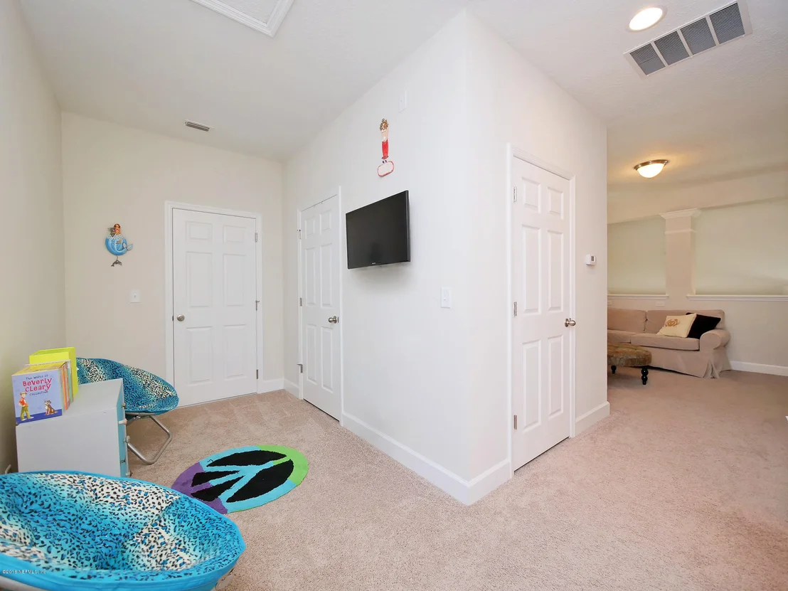 Photo of 453 EAGLE ROCK Drive