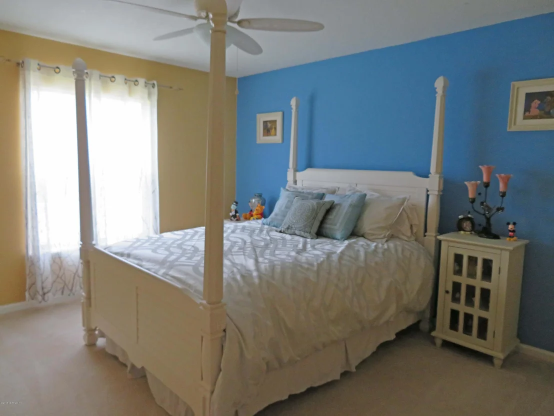 Photo of 137 CRESTHAVEN Place
