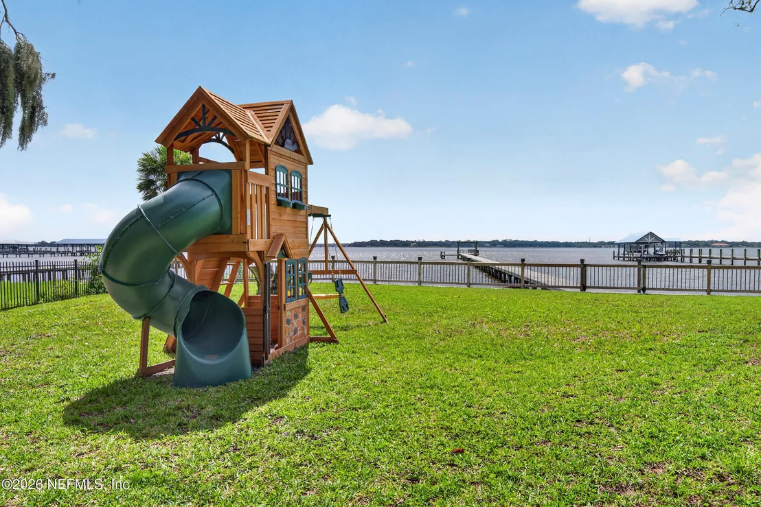 Photo of 13062 MANDARIN Road