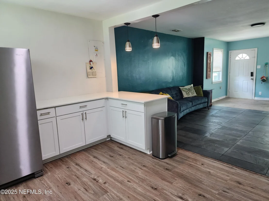 Photo of 946 HURON Street
