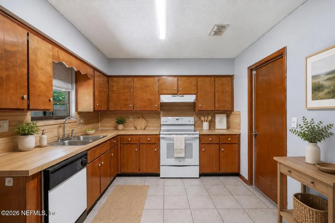 Photo of 1790 KILLARN Circle