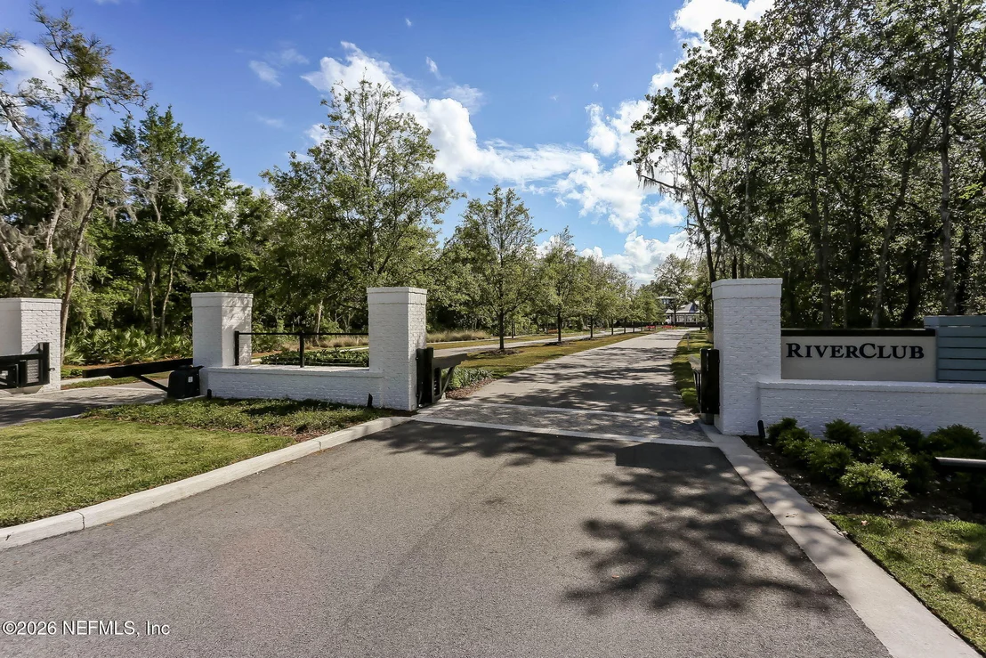 Photo of 225 CLOVERBROOK Road