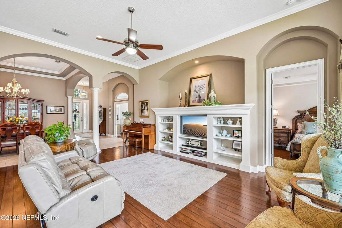 Photo of 325 ISLAND GREEN Drive