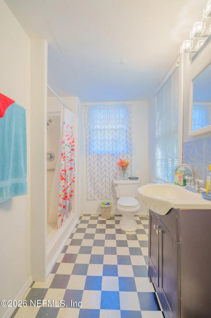 Photo of 210 PINE Avenue