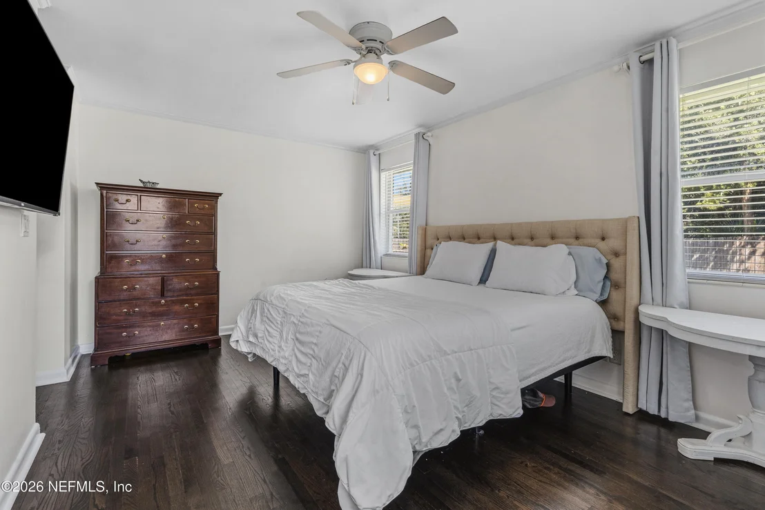 Photo of 4703 QUEEN Lane