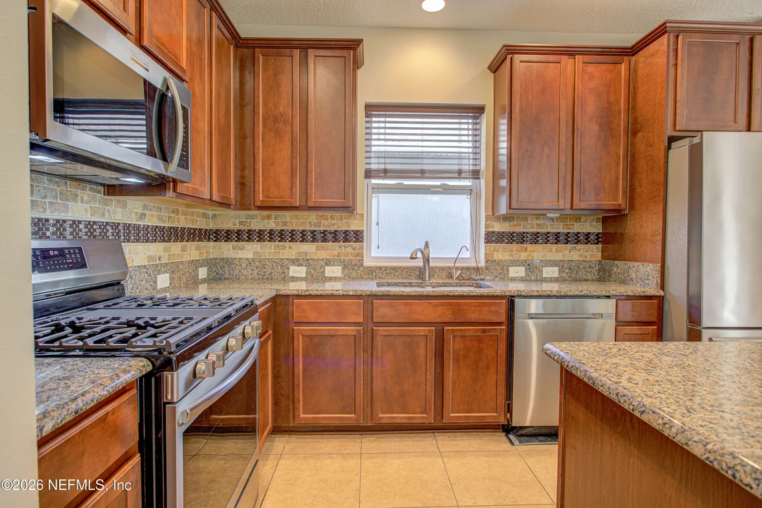 Photo of 40 HOWLAND Drive
