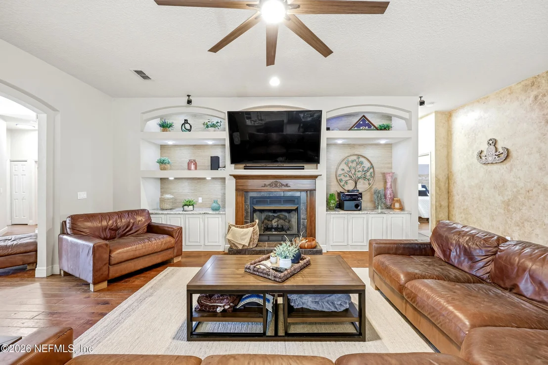 Photo of 185 BARTRAM PARKE Drive