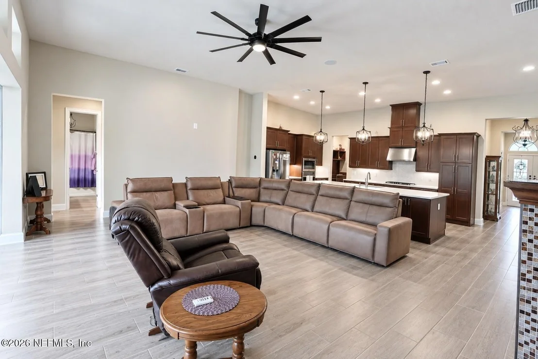 Photo of 21 EDISON Lane