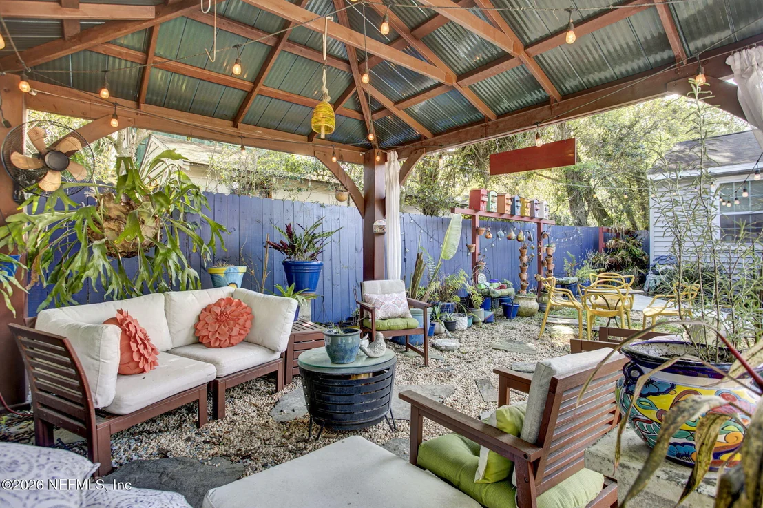 Photo of 1327 MACARTHUR Street
