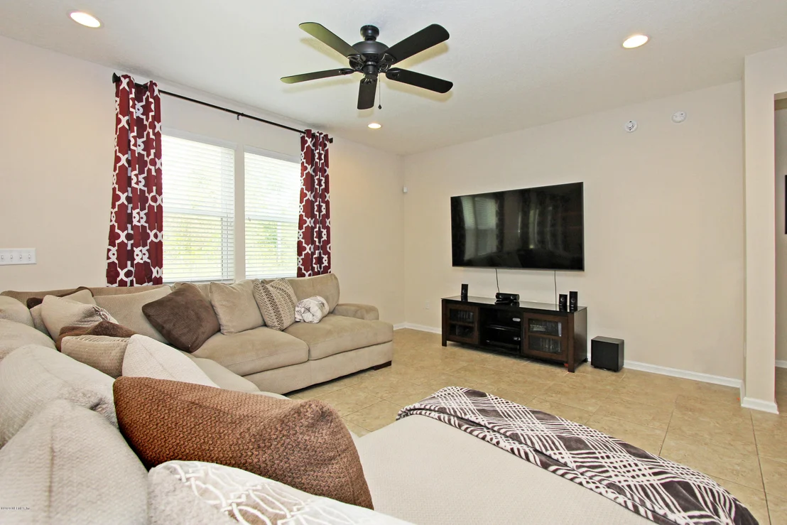 Photo of 399 PALISADE Drive