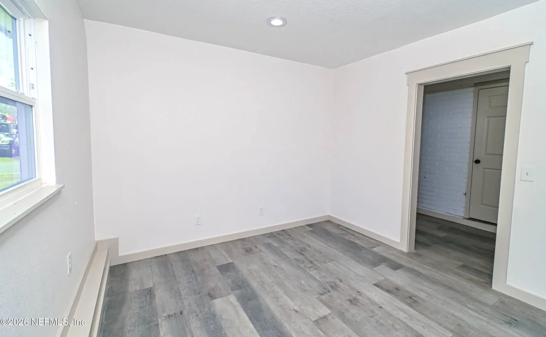 Photo of 406 BARBARA Circle