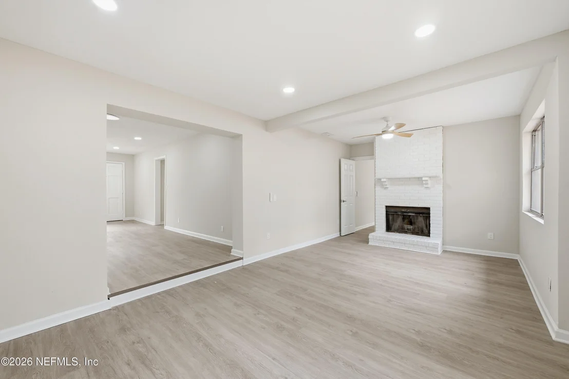 Photo of 6039 GLENN ROSE Drive
