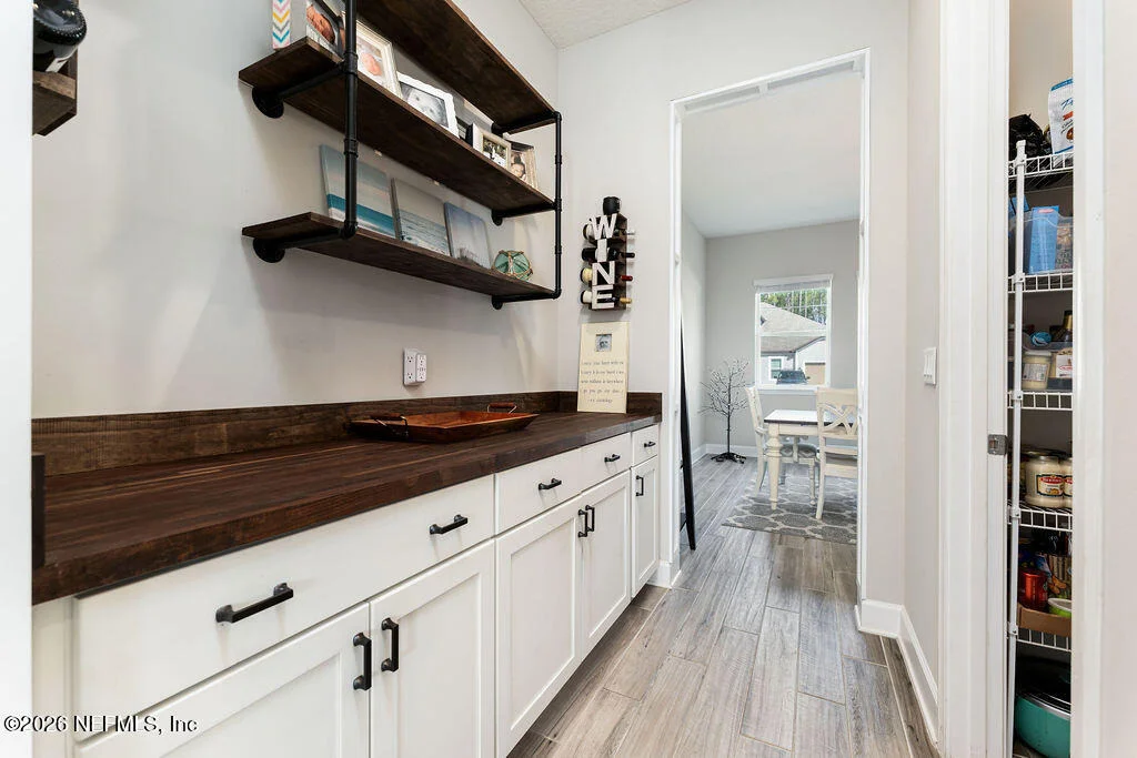 Photo of 818 OUTLOOK Drive