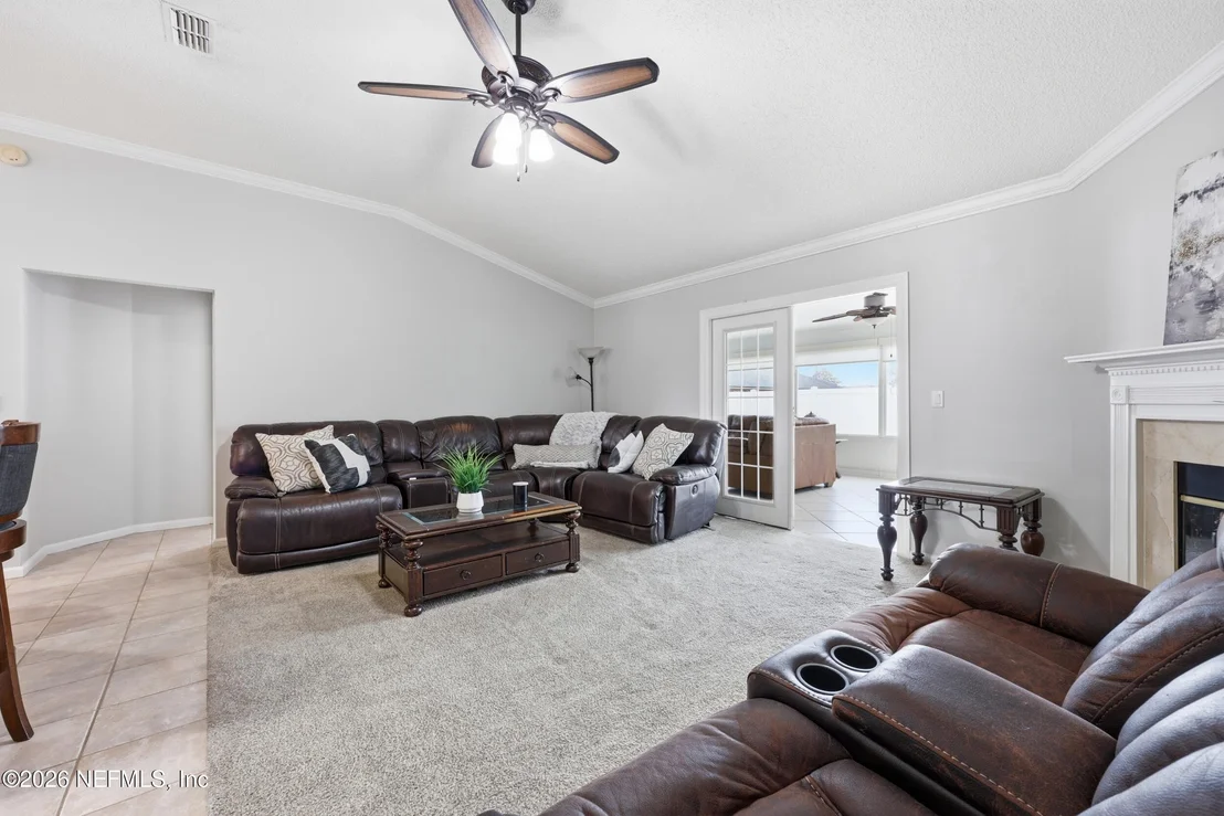Photo of 2103 FOREST GATE Drive W