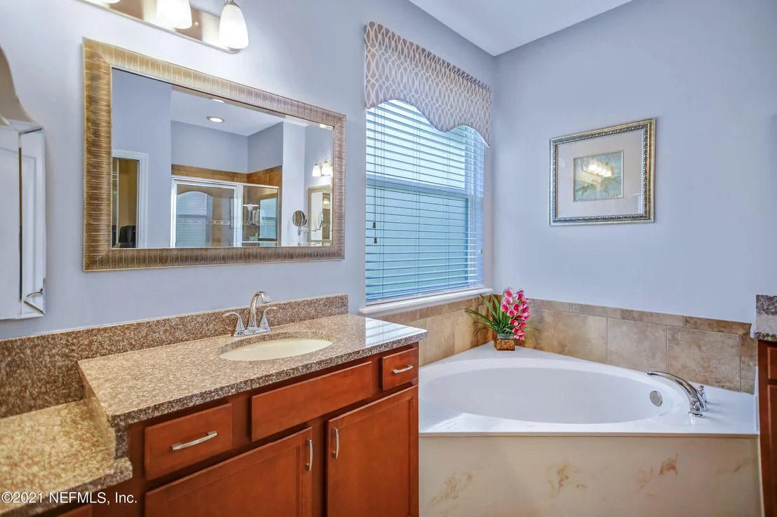 Photo of 584 N LEGACY Trail