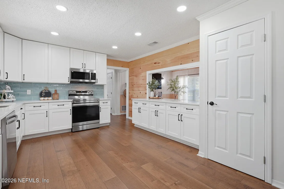 Photo of 5684 MAVERICK Road