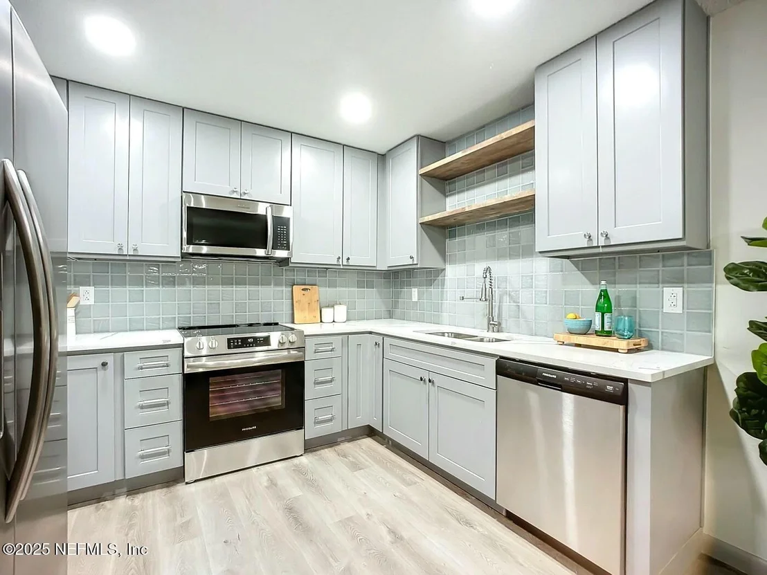 Photo of 7446 SPINOLA Road
