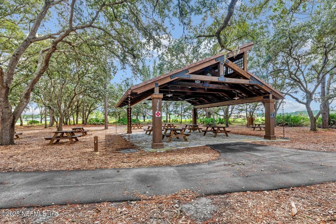 Photo of 121 BEES KNEES Way