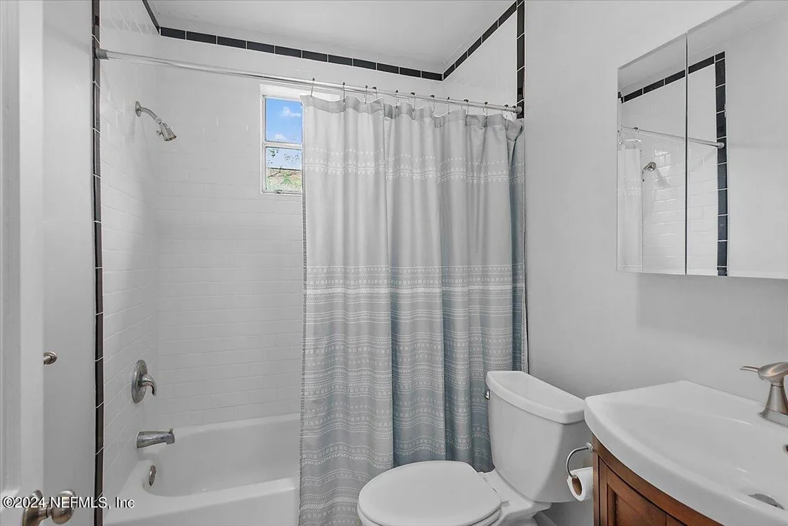 Photo of 1203 CHERRY Street