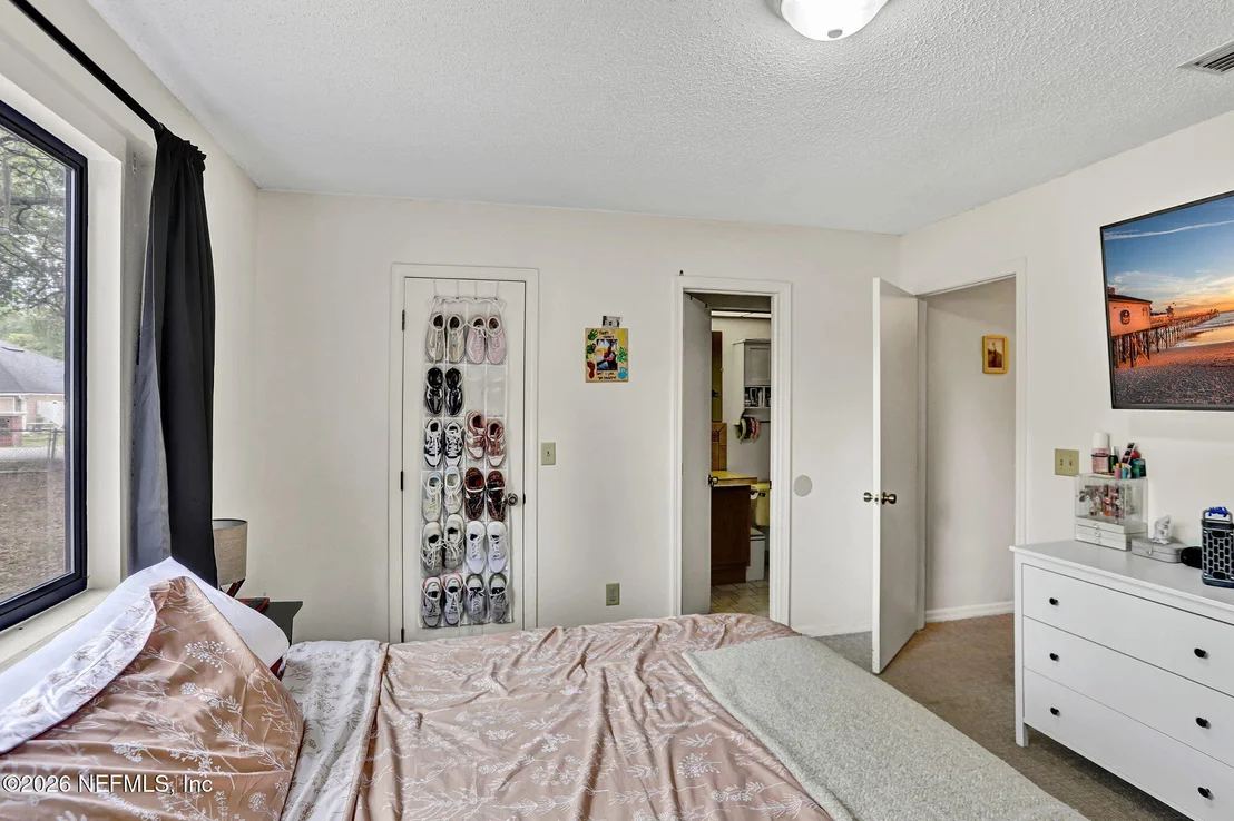 Photo of 12977 BEAUBIEN Road