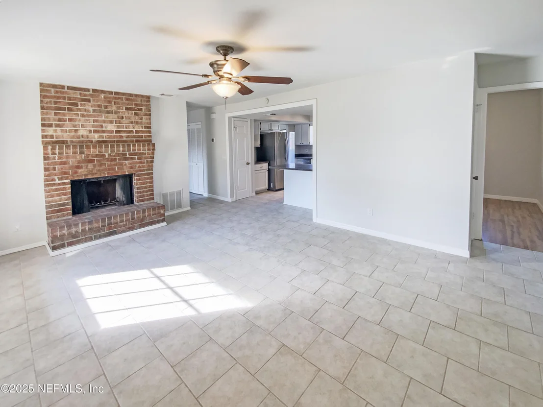 Photo of 1532 DERRINGER Road