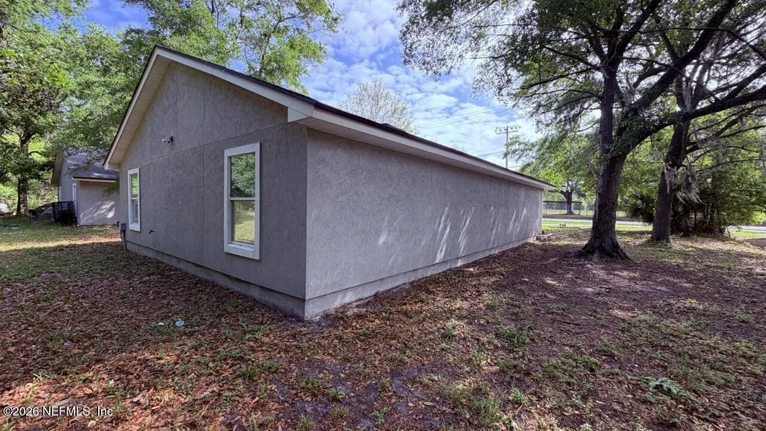 Photo of 8678 SIBBALD Road