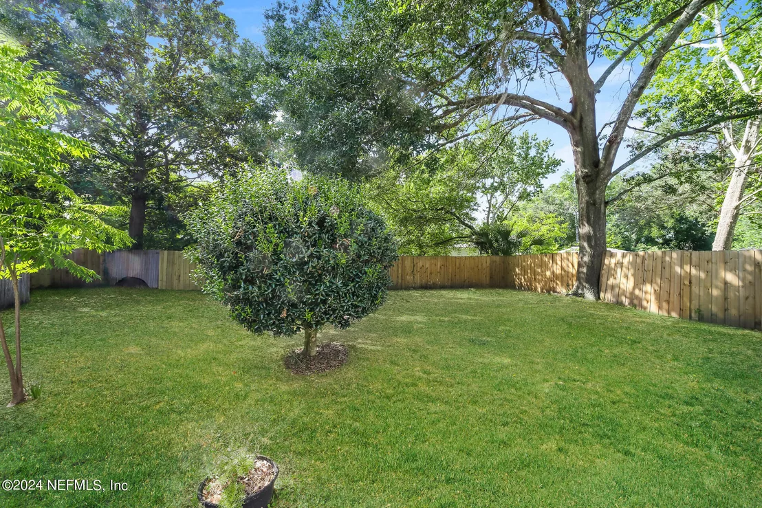 Photo of 5635 CRESTVIEW Road