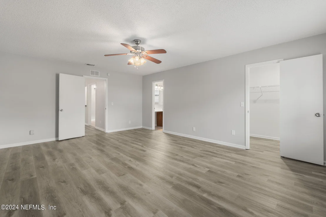 Photo of 10579 CASTLEBROOK Drive