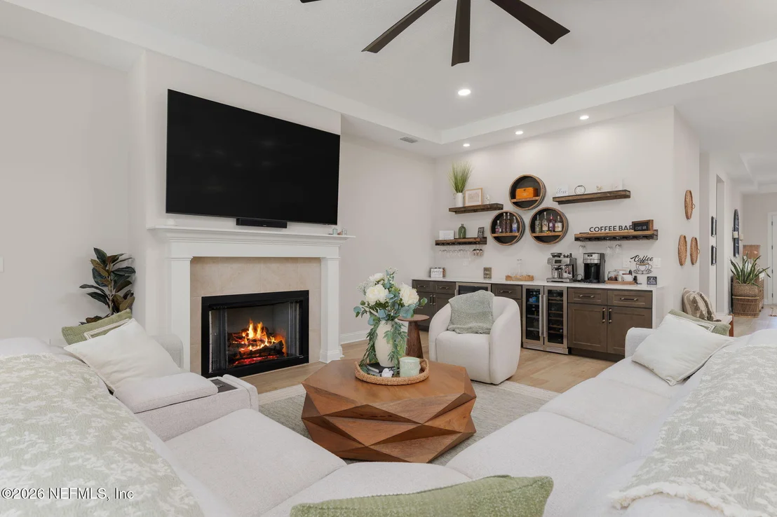 Photo of 431 PINE LEAF Drive