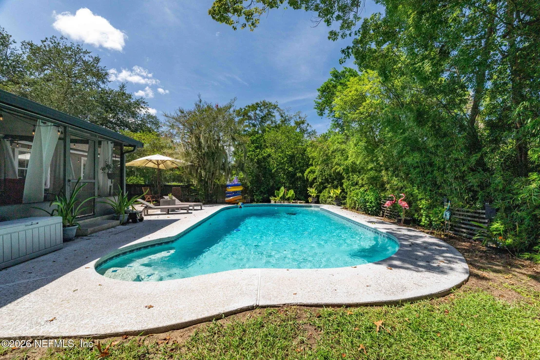 Photo of 8078 MACNAUGHTON Drive